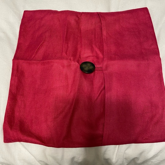 Pottery Barn 18x18 inches Pink Linen Pillow Cover with Button Closure - Picture 4 of 5